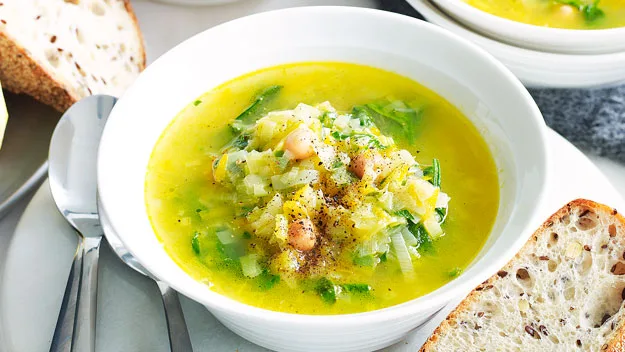 Leek and chickpea soup
