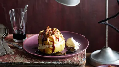 Baked apples with mulled wine syrup