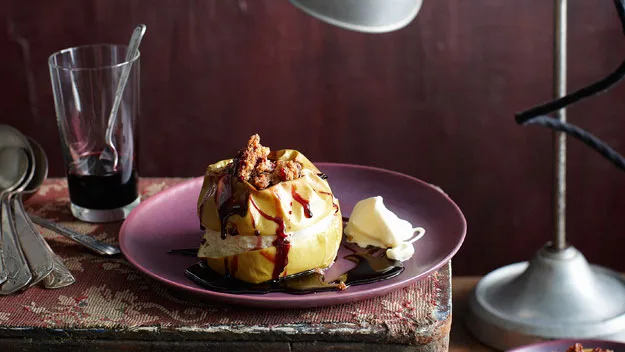 Baked apples with mulled wine syrup
