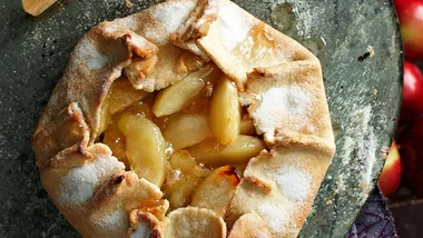 Rustic apple pie