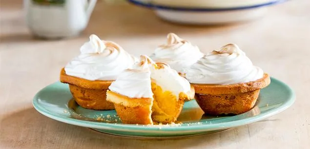Lemon meringue pies