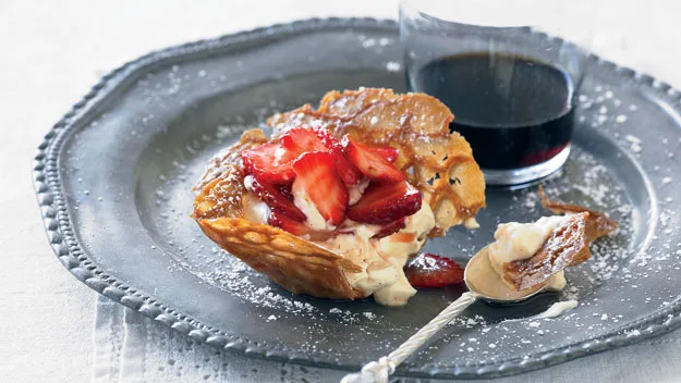 Brandy-snap baskets with strawberries and mascarpone