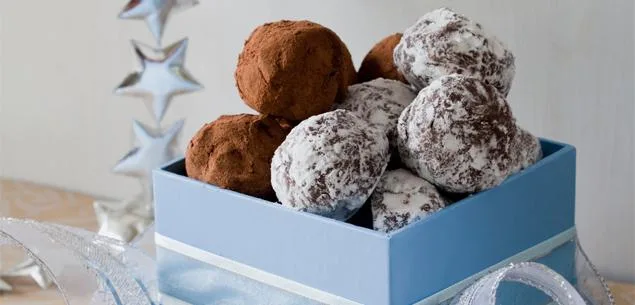 Cranberry Christmas truffles