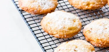Fresh peaches and cream cookies