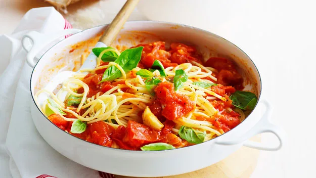 Spaghetti pomodoro fresco (Fresh tomato spaghetti)