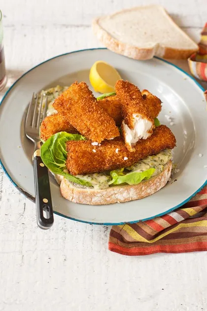 Fish fillet sandwiches & homemade tartare sauce