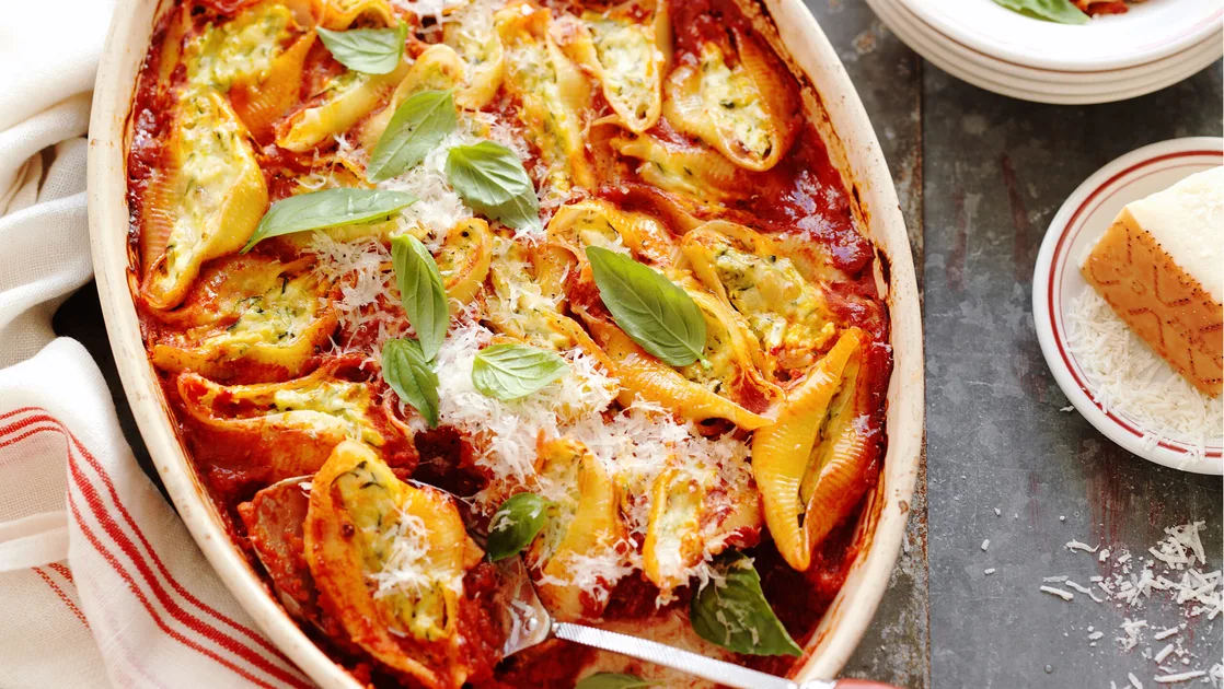 Spicy zucchini and ricotta pasta shells