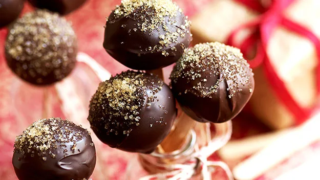 Fruit mince pie pops