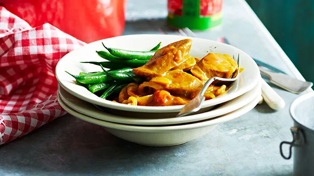 Old-fashioned curried sausages