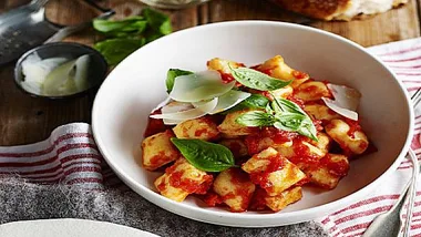 Gnocchi in tomato and basil sauce