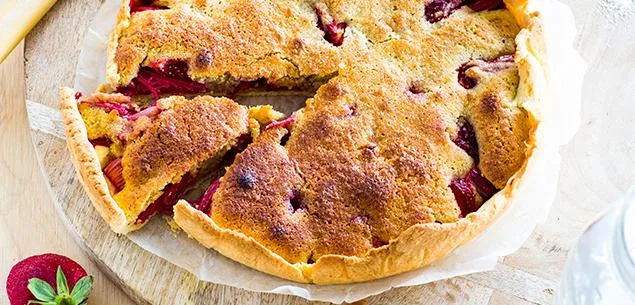 Rhubarb and strawberry tart