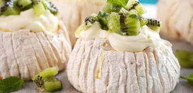 Kiwi pavs with minted kiwifruit salsa