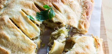 Chicken and leek pie