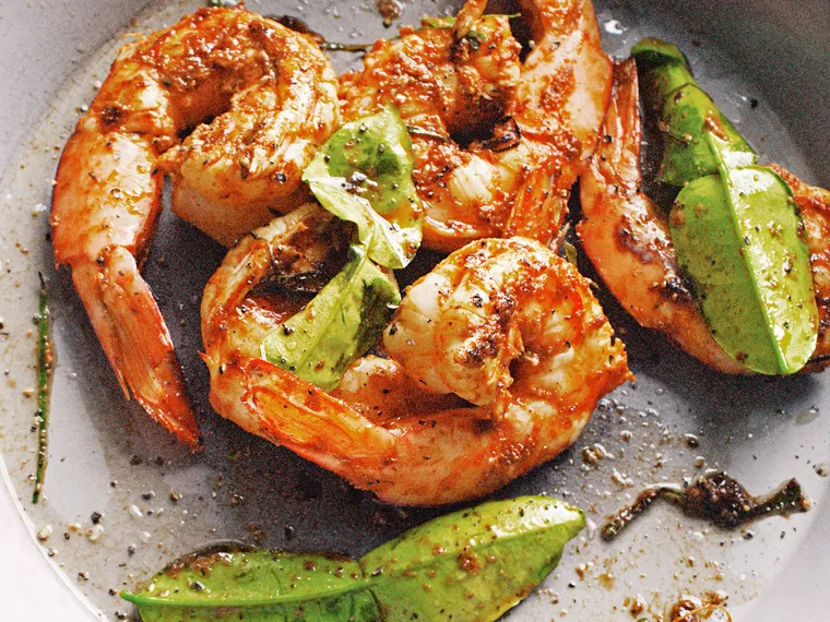 Tom Yum Lime leaf & coriander prawns