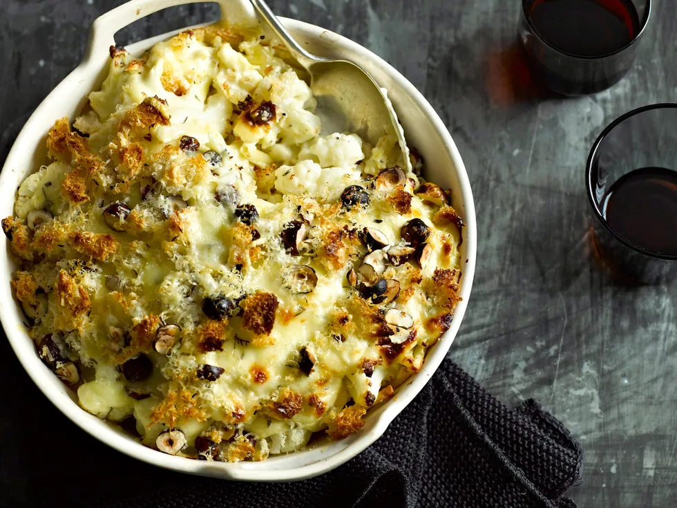 Cauliflower mac & cheese with hazelnuts