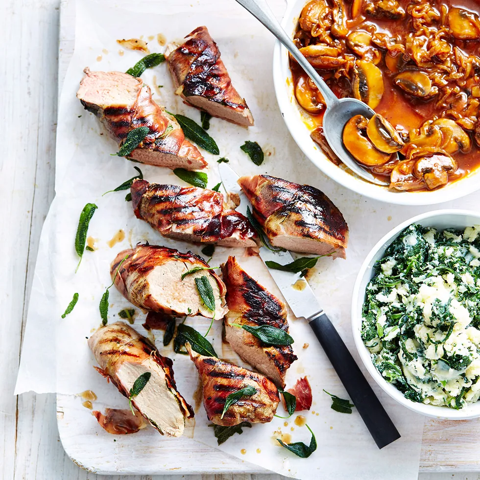 Roast pork with mushroom sauce & spinach mash