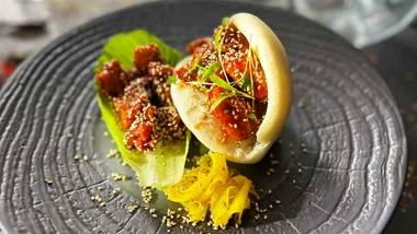 Spicy chicken bao