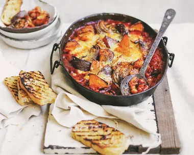 Cheesy smoked baked beans with pumpkin