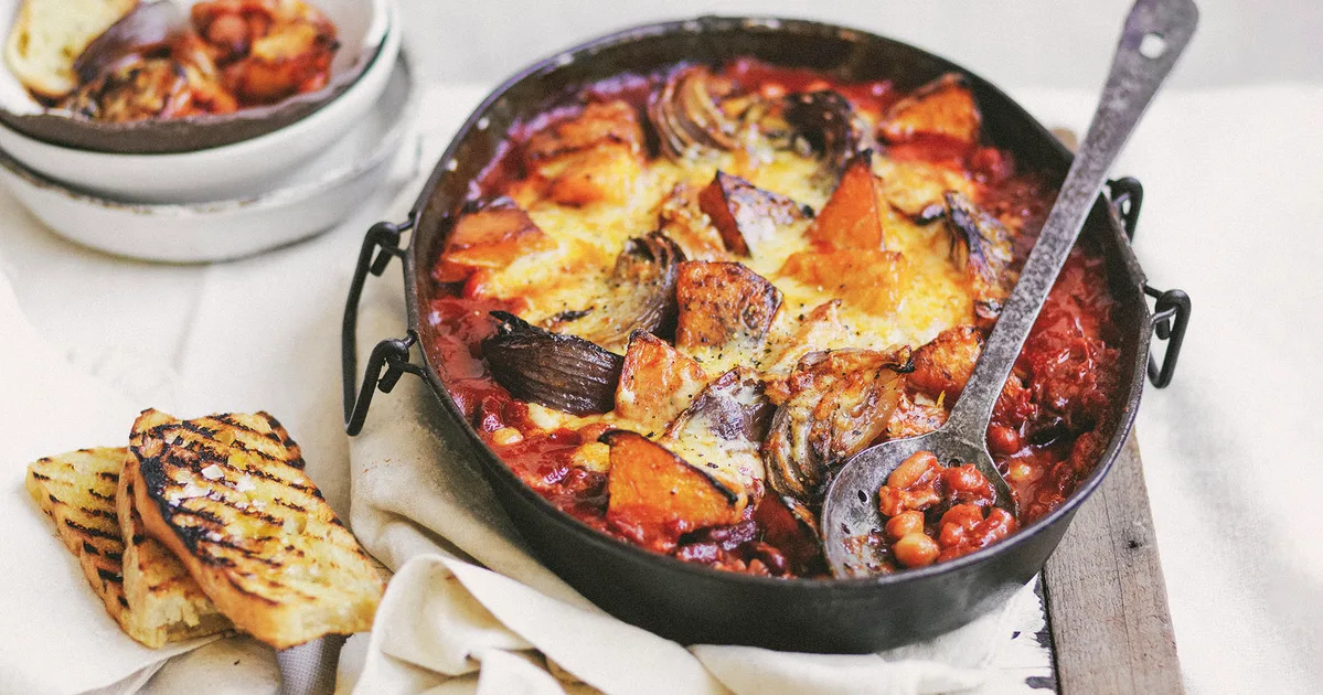 Cheesy smoked baked beans