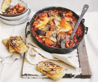 Cheesy smoked baked beans with pumpkin