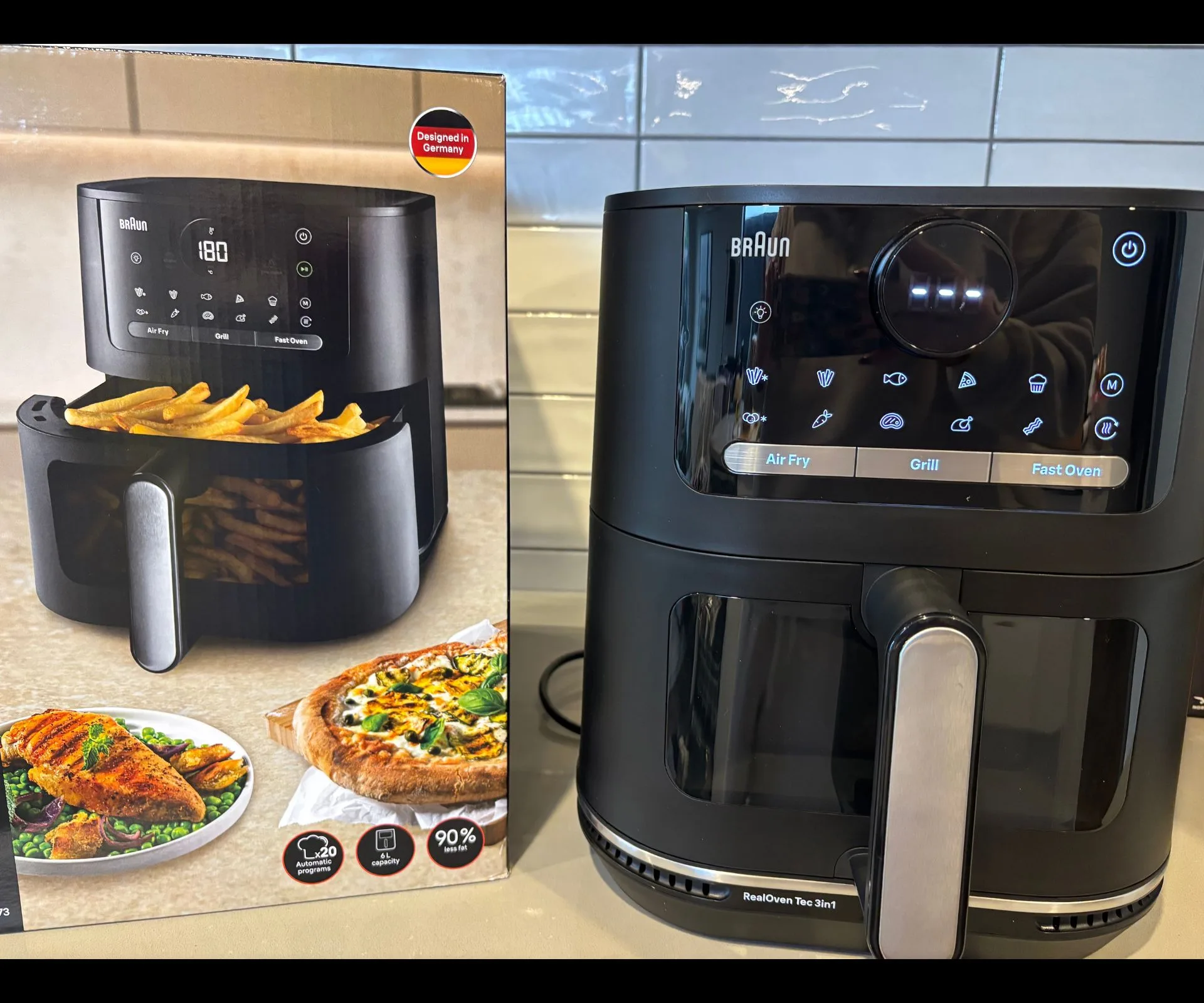 Wide shot of the Braun Multifry 5 air fryer next to the box
