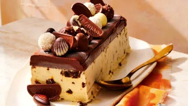 Ice cream Christmas cake