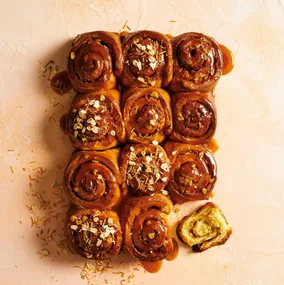 Anzac biscuit sticky buns