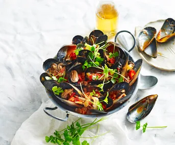 Tomato chilli mussels