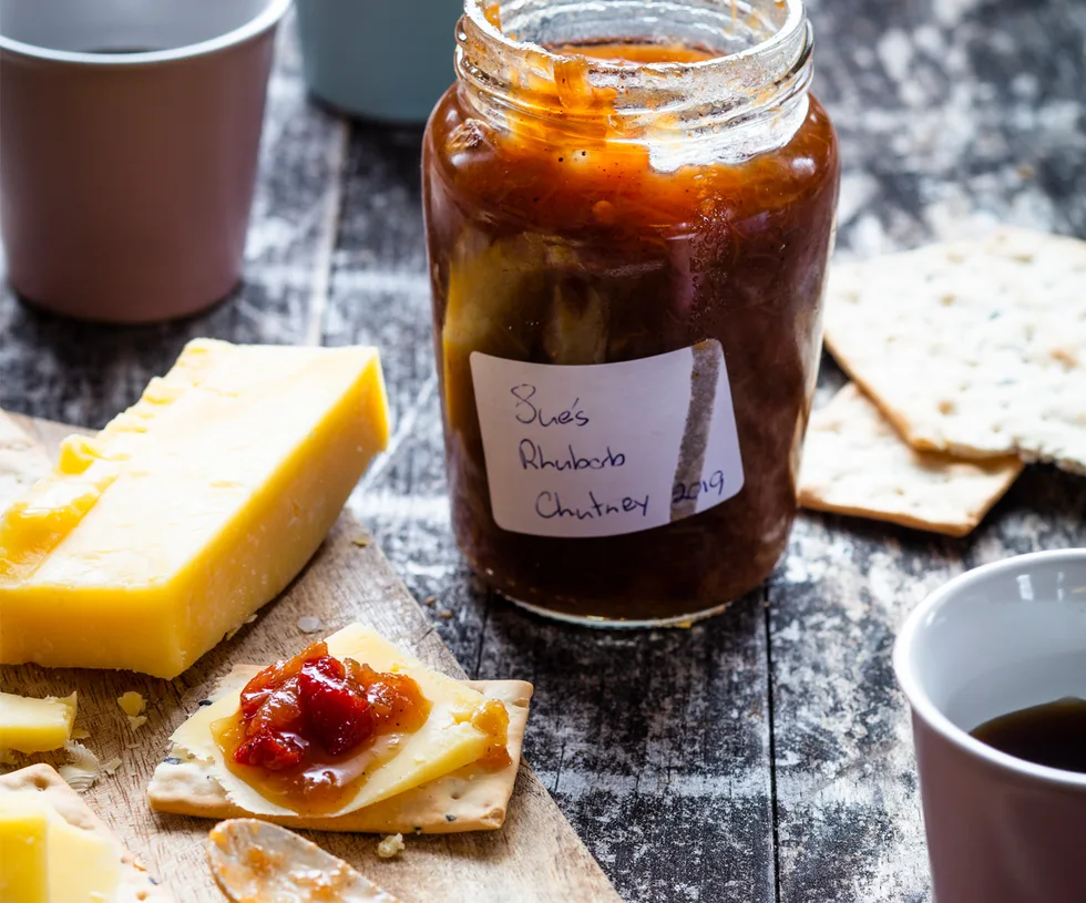 Rhubarb chutney