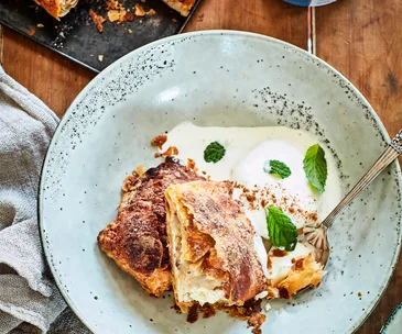 Apple and ricotta parcels