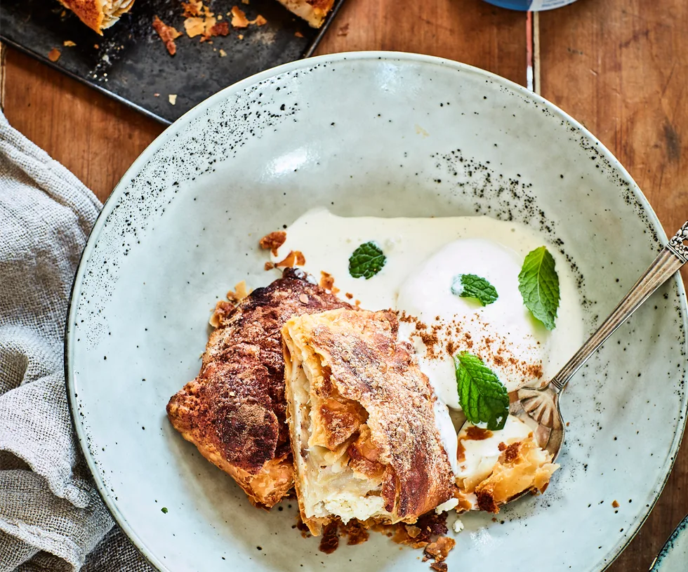 Apple and ricotta parcels