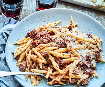Pasta with cinnamon and sausage sauce