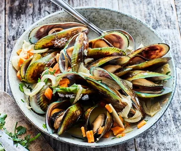 Creamy mussel pot