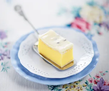 vanilla passionfruit slice