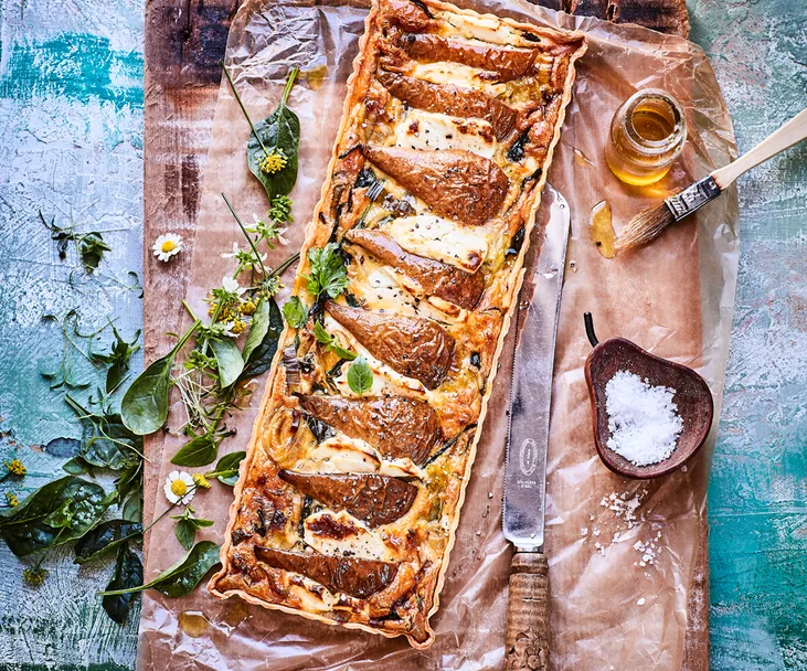 Roasted pear, leek and goat&rsquo;s cheese tart