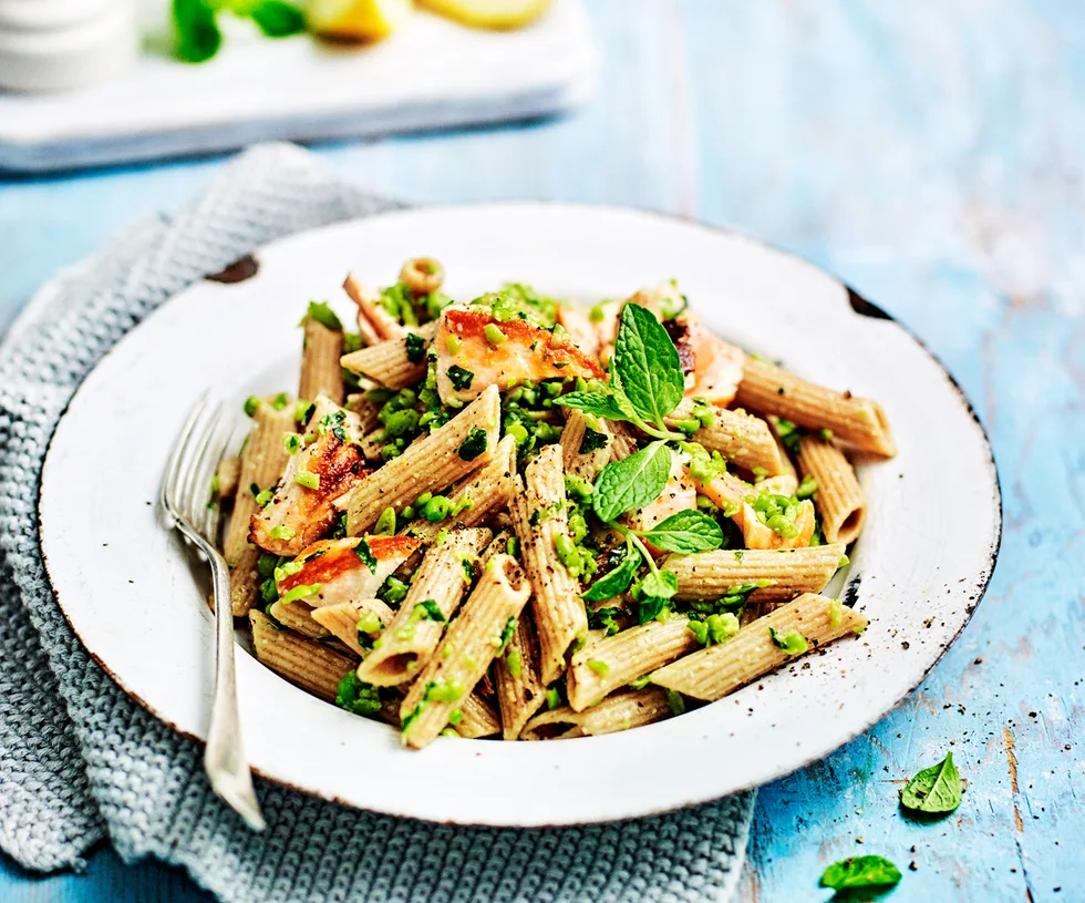 Pasta with salmon and minty pea pesto