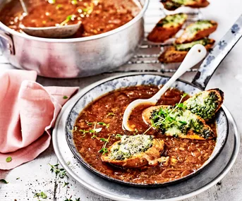 Onion soup with cheesy kumara toast