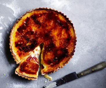 Vanilla custard and burnt-toffee tart