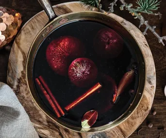 How to host a cosy dinner party in winter