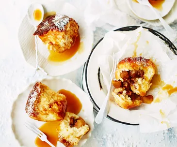 Pecan and apple monkey bread