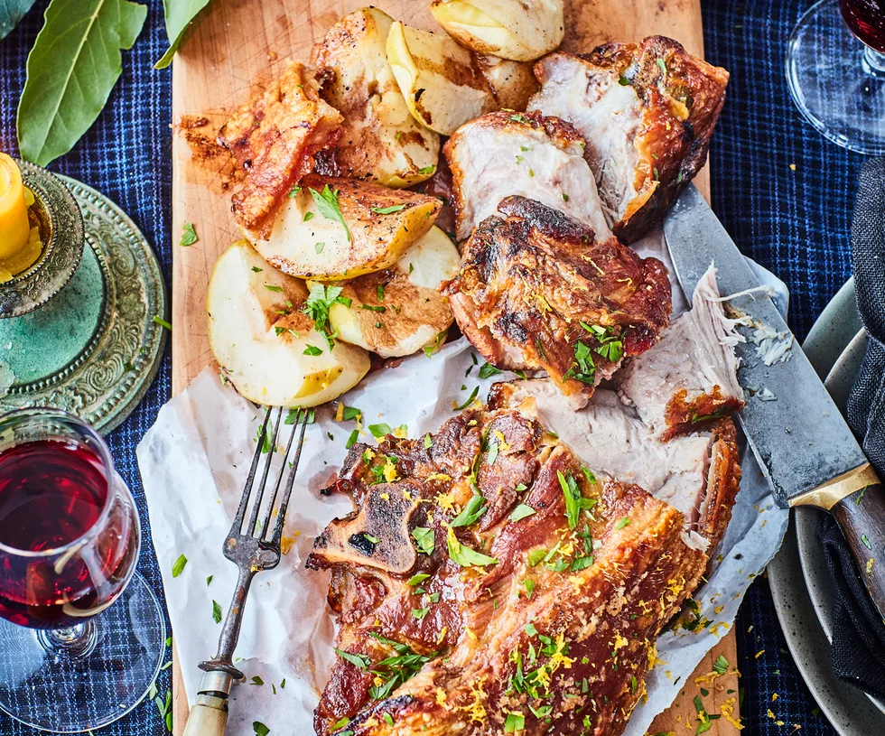 Pork shoulder with balsamic caramelised apples