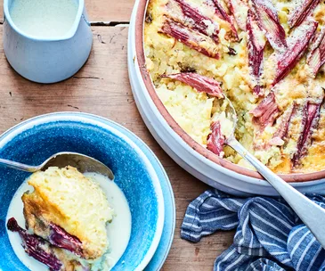 Baked rhubarb rice pudding