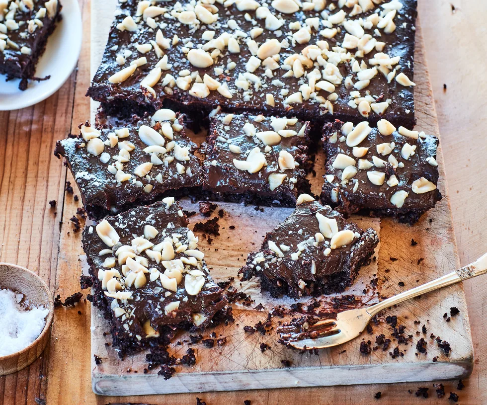 Chocolate and salted peanut slice