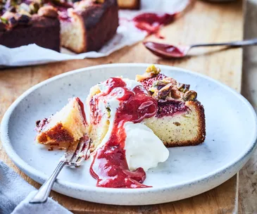 Gluten-free strawberry, ricotta and pistachio cake