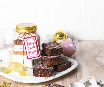 How to make brownie mix in a jar for Christmas gifts