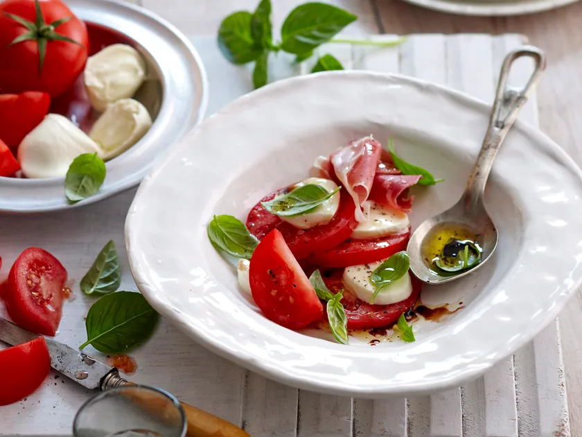 Caprese salad with prosciutto