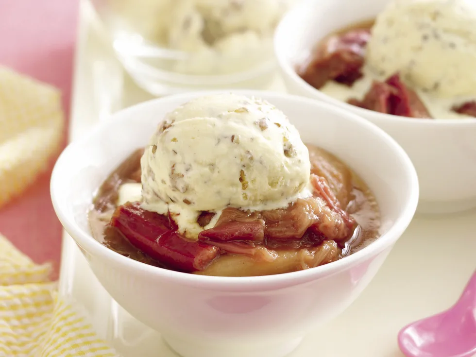 Baked rhubarb with praline ice cream