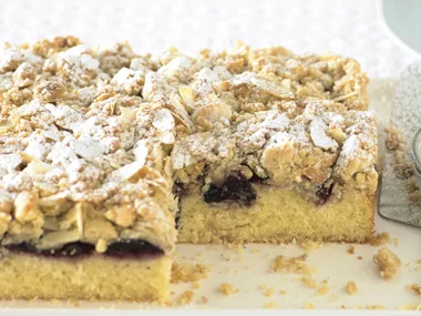Cherry Crumble Cake