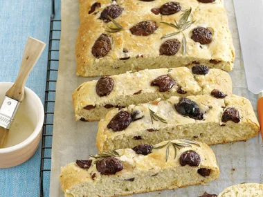 Potato, Rosemary andamp; Olive Damper