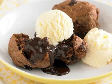 Chocolate Chip Scones with Chocolate Fudge Sauce